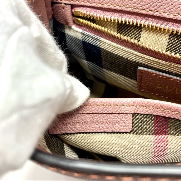 Burberry dusty pink soft grain buckle crossbody bag - Picture 11 of 16